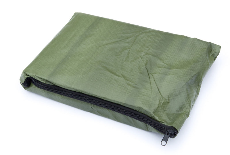 SE EB5984GN-KIT Green Extra Thick Double Sided Thermal Blanket with 4pc Set of Paracords and Pegs