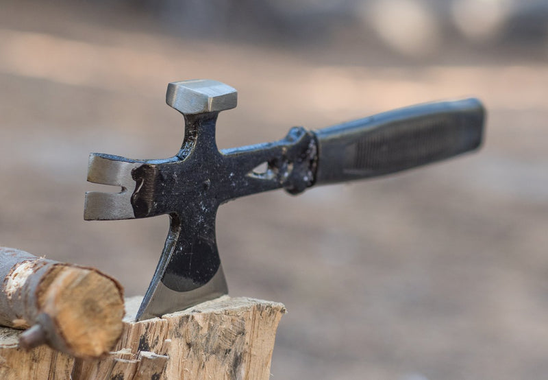 3-in-1 Multi-Function Hatchet in wood